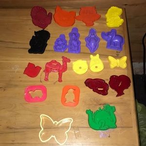 These are play-Doh animals 17 item included